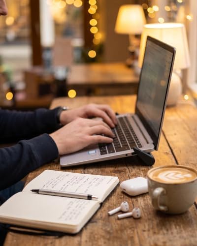 Desktop portable laptop stand for office use and travel with ventilation