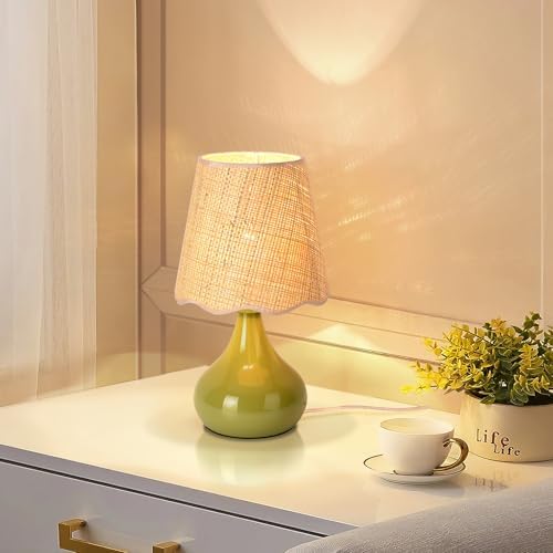 Ziqqeelam Green Cute Small Boho Table Lamp for Bedroom Bedside, Green Lamps for Nightstand, Scalloped Rattan Shade Table Lamps for Small Spaces for Bedroom, Home Office, Living Room, Kids Dorm