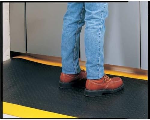 NoTrax 413 Blade Runner™ w/Dyna-Shield® Ribbed Anti-Fatigue Mat, 3' X 12' Black